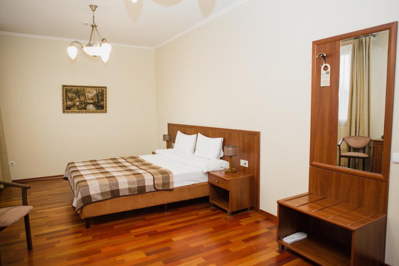 Stanislaviv Hotel Ivano-Frankivsk Luaran gambar