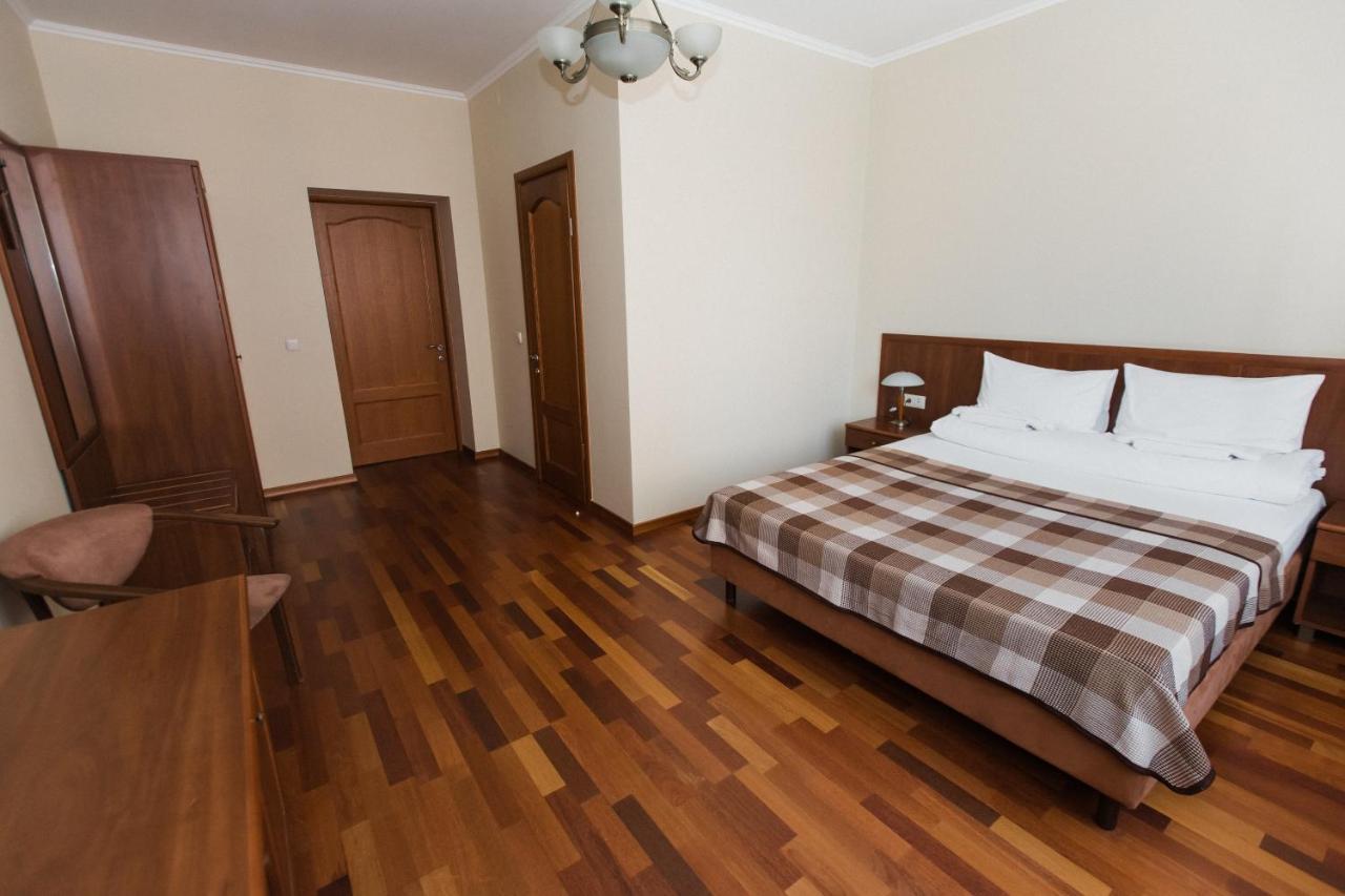 Stanislaviv Hotel Ivano-Frankivsk Luaran gambar