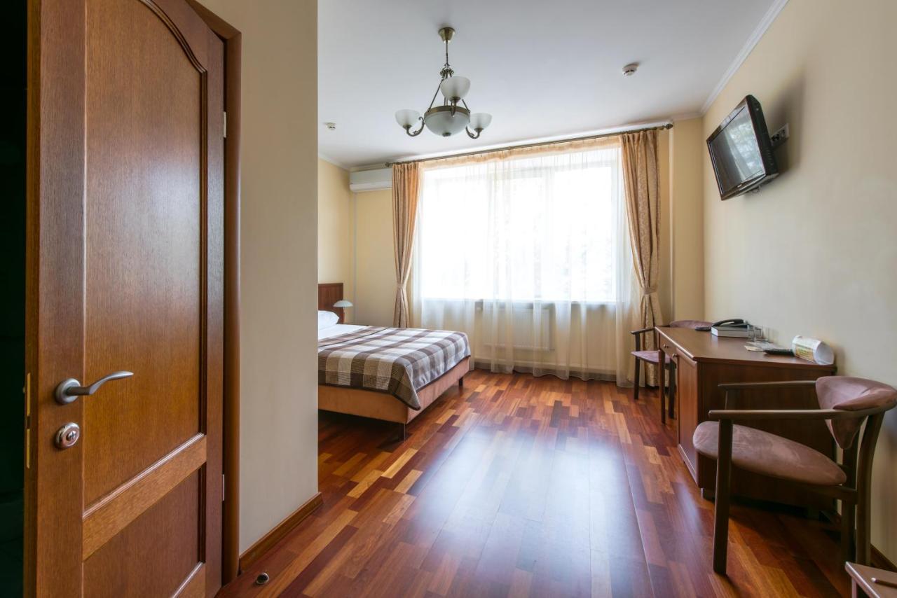 Stanislaviv Hotel Ivano-Frankivsk Luaran gambar