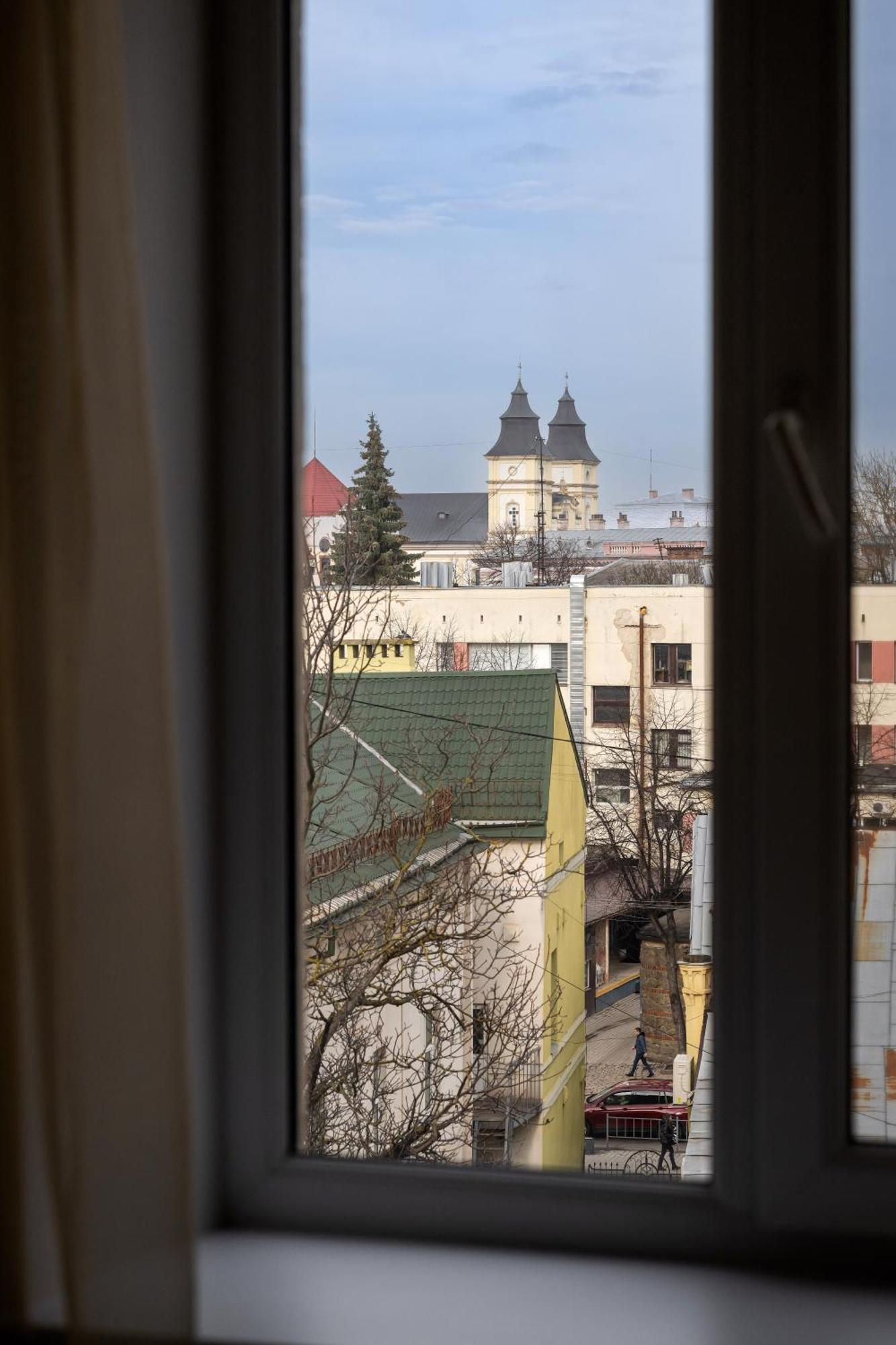 Stanislaviv Hotel Ivano-Frankivsk Luaran gambar