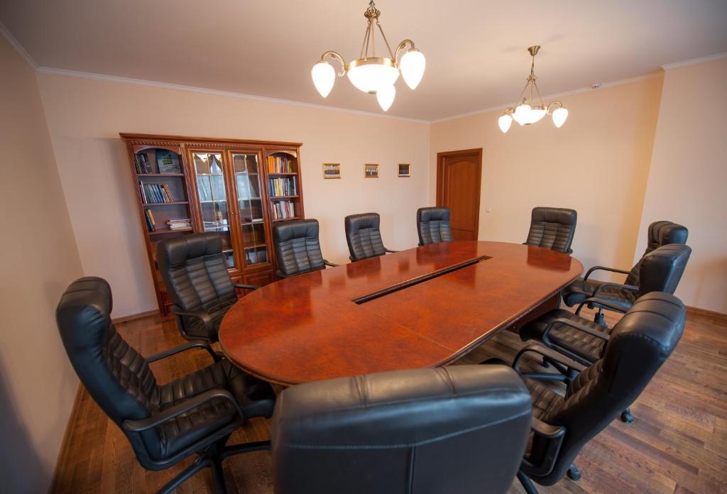 Stanislaviv Hotel Ivano-Frankivsk Luaran gambar