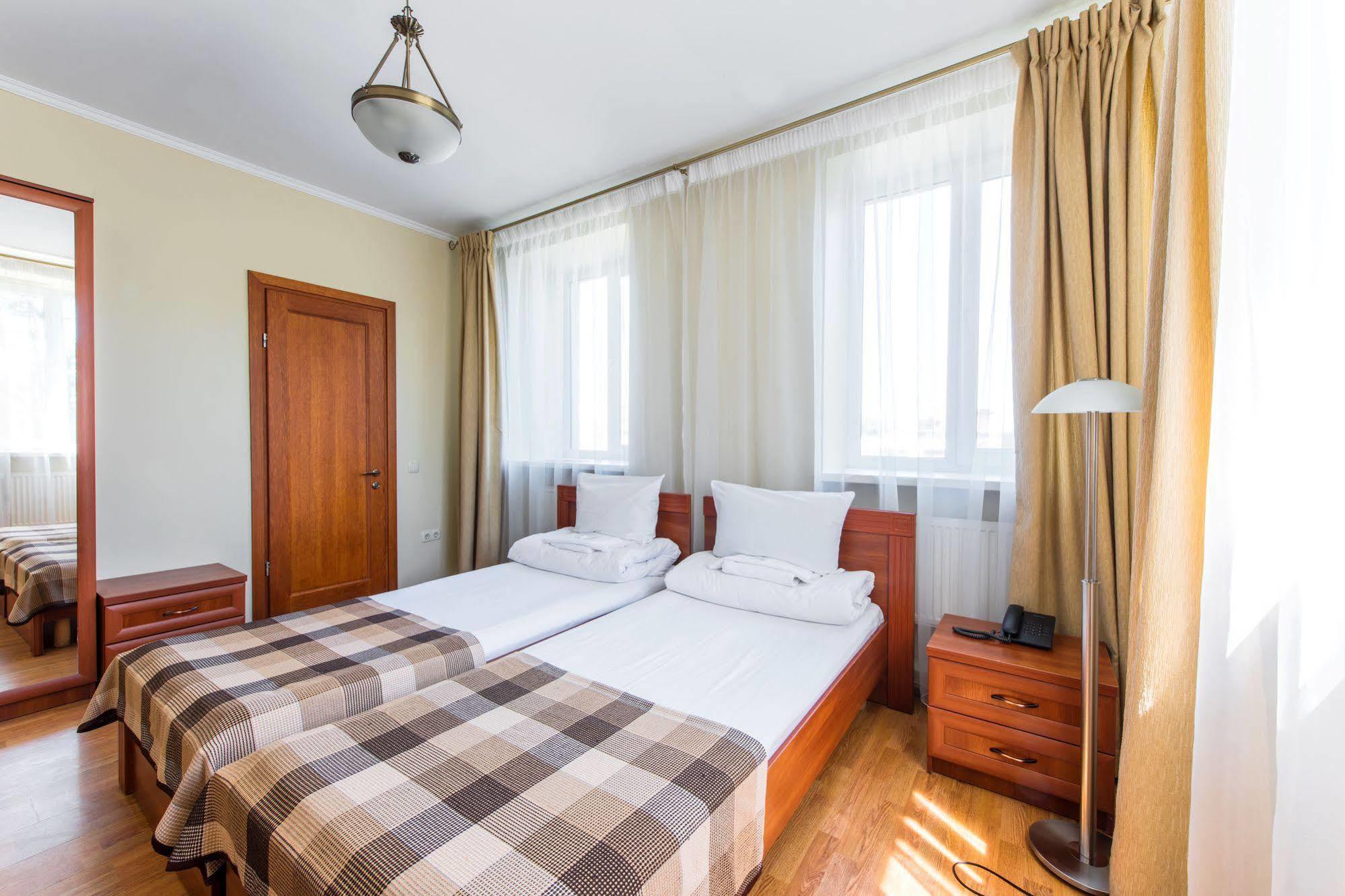Stanislaviv Hotel Ivano-Frankivsk Luaran gambar