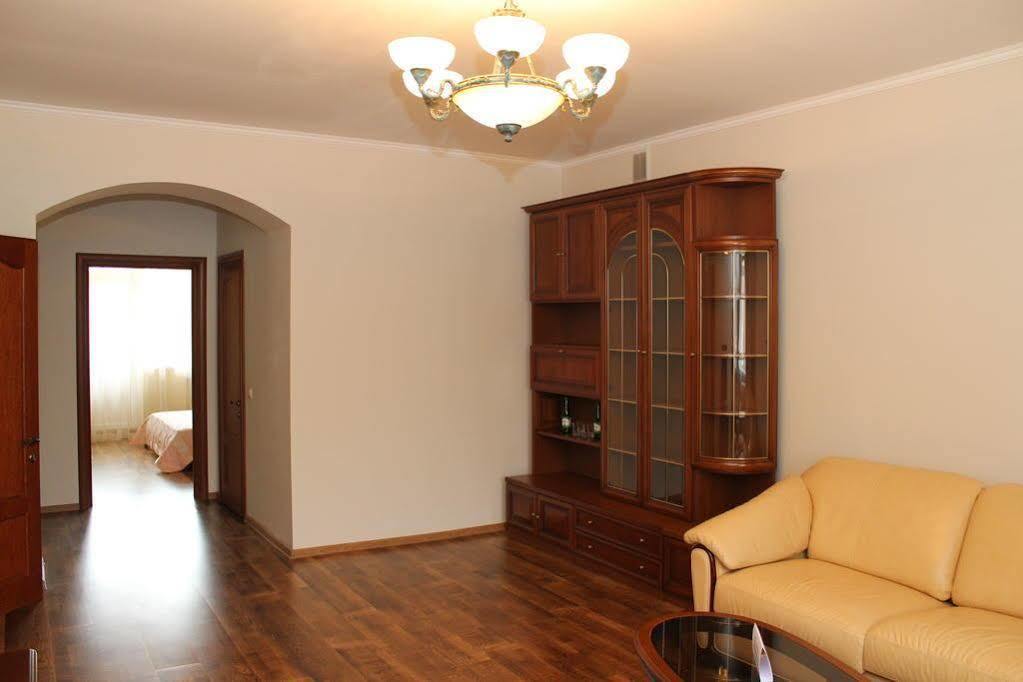 Stanislaviv Hotel Ivano-Frankivsk Luaran gambar
